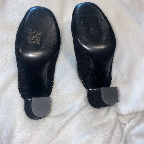 Chanel Tweed Mules gently used! 
From the 2017 Collection by Karl Lagerfeld - Picture 7 of 8